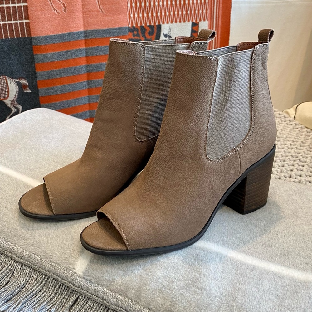 Lucky Brand Kassidy Open Toe Chelsea Bootie